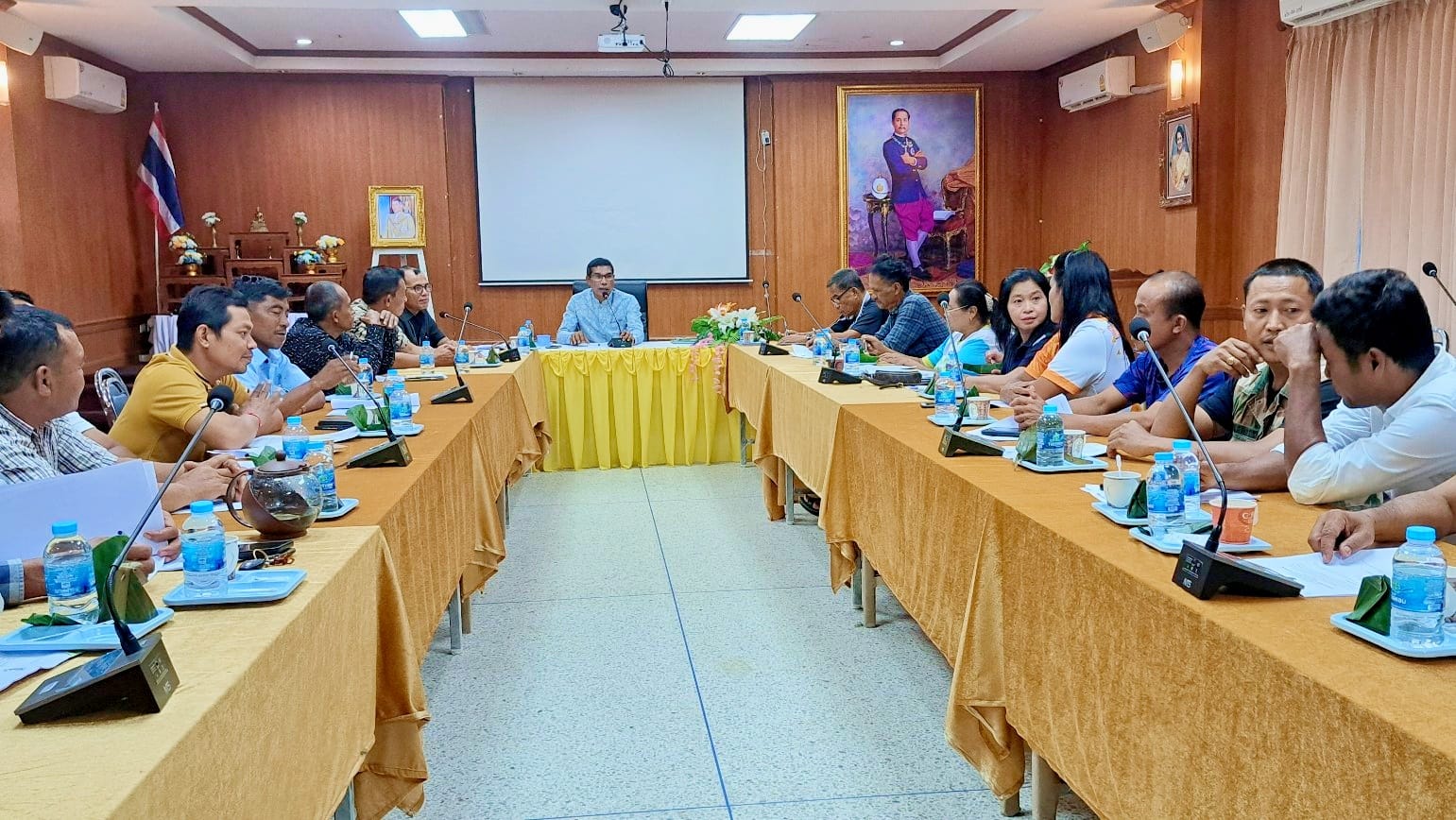 ประชุมปรึกษาหารือ การกำหนดรูปแบบงาน
ตามโครงการจัดงานวันลอยกระทงสืบสานประเพณีไทย