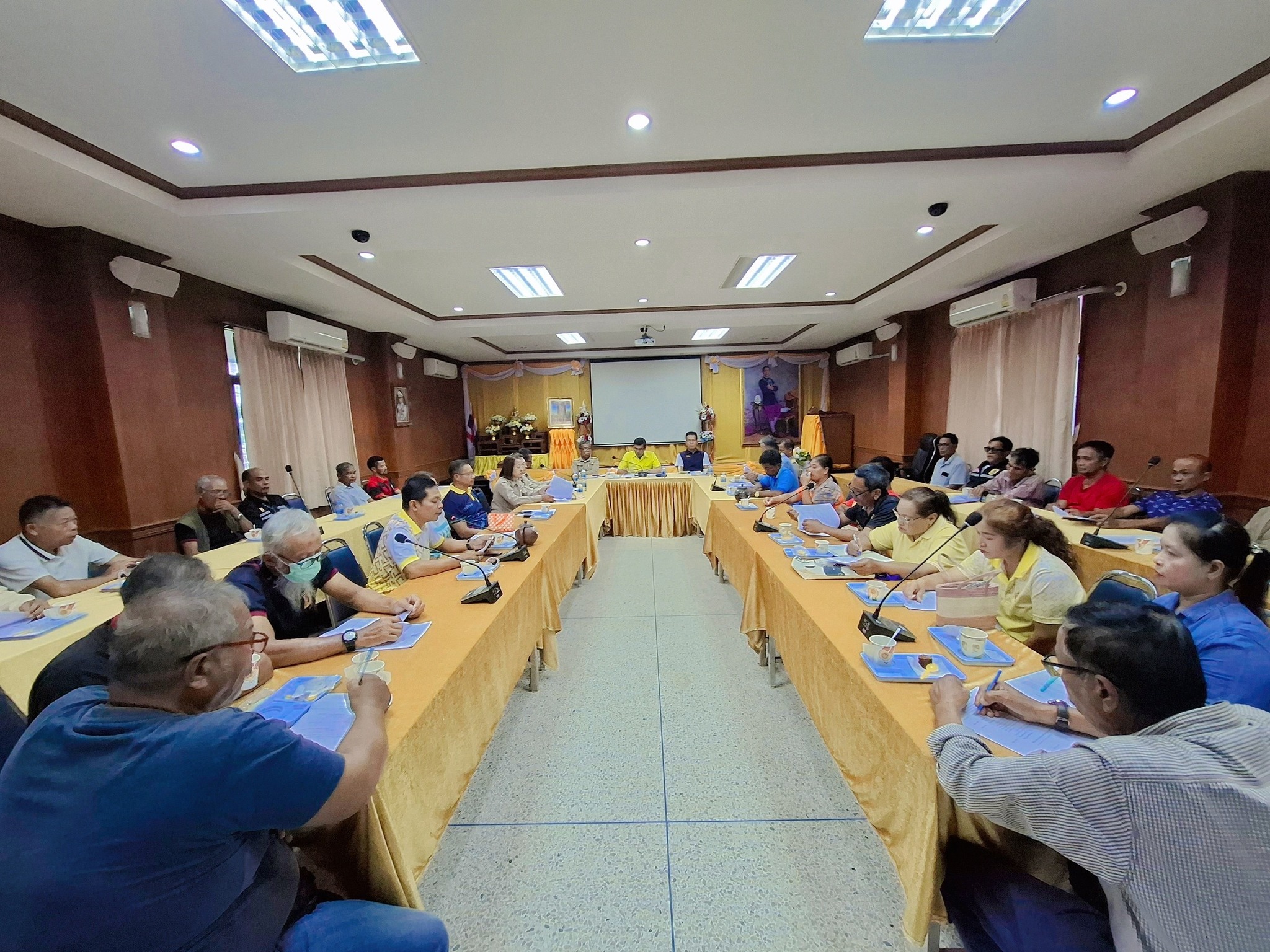 เข้าร่วมประชุม ชี้แจงรายละเอียด ปรึกษาหารือ การจัด กิจกรรมโครงการ งานลอยกระทง